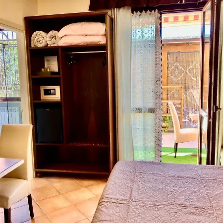 Desenzano Paradise 住宿加早餐酒店 代森扎诺-德尔加达
